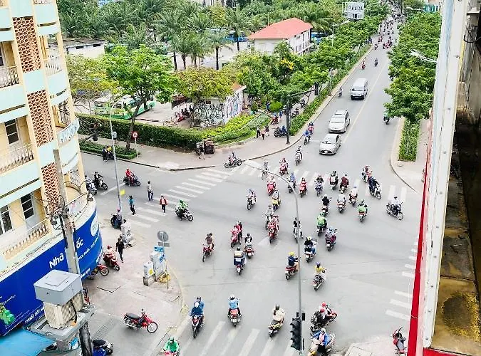 Home Away Do Quang Dau- Homestay, City Center, D1