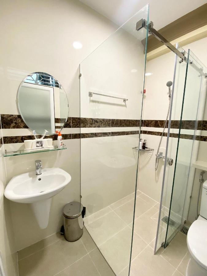 Проживание в семье Away Do Quang Dau- Homestay, Center, D1 *